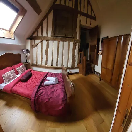 5 Bed House - Sleeps 10 - Pets - Pool - Hottub בית נופש *