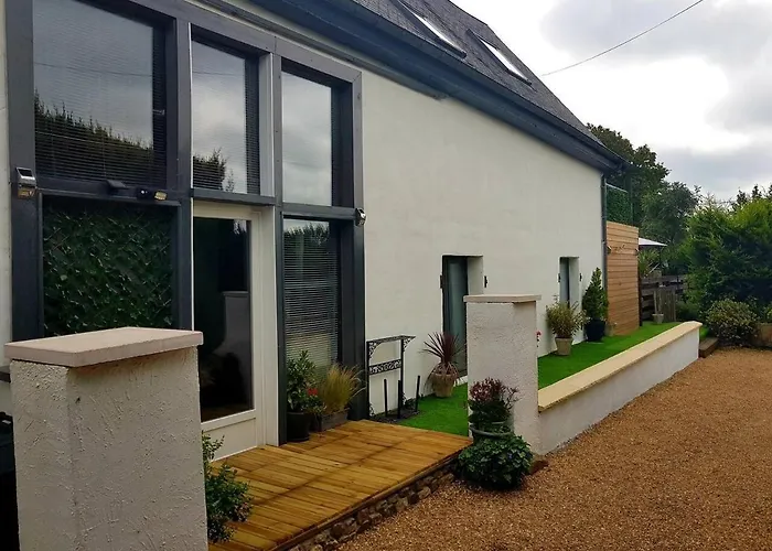 5 Bed House - Sleeps 10 - Pets - Pool - Hottub Hébergement de vacances