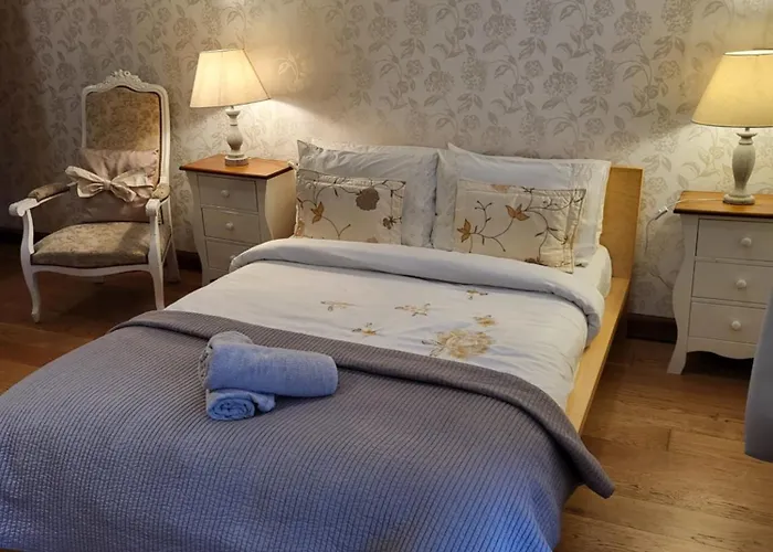 Hébergement de vacances 5 Bed House - Sleeps 10 - Pets - Pool - Hottub *