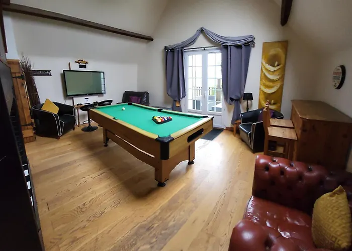 Hébergement de vacances 5 Bed House - Sleeps 10 - Pets - Pool - Hottub